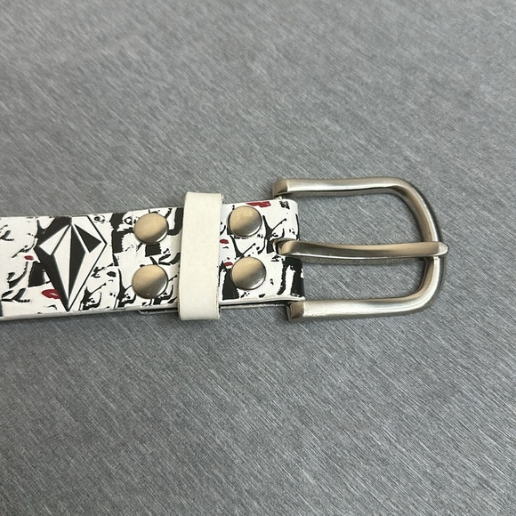 Vintage Volcom leather belt size 34-38 - Picture 6 of 17
